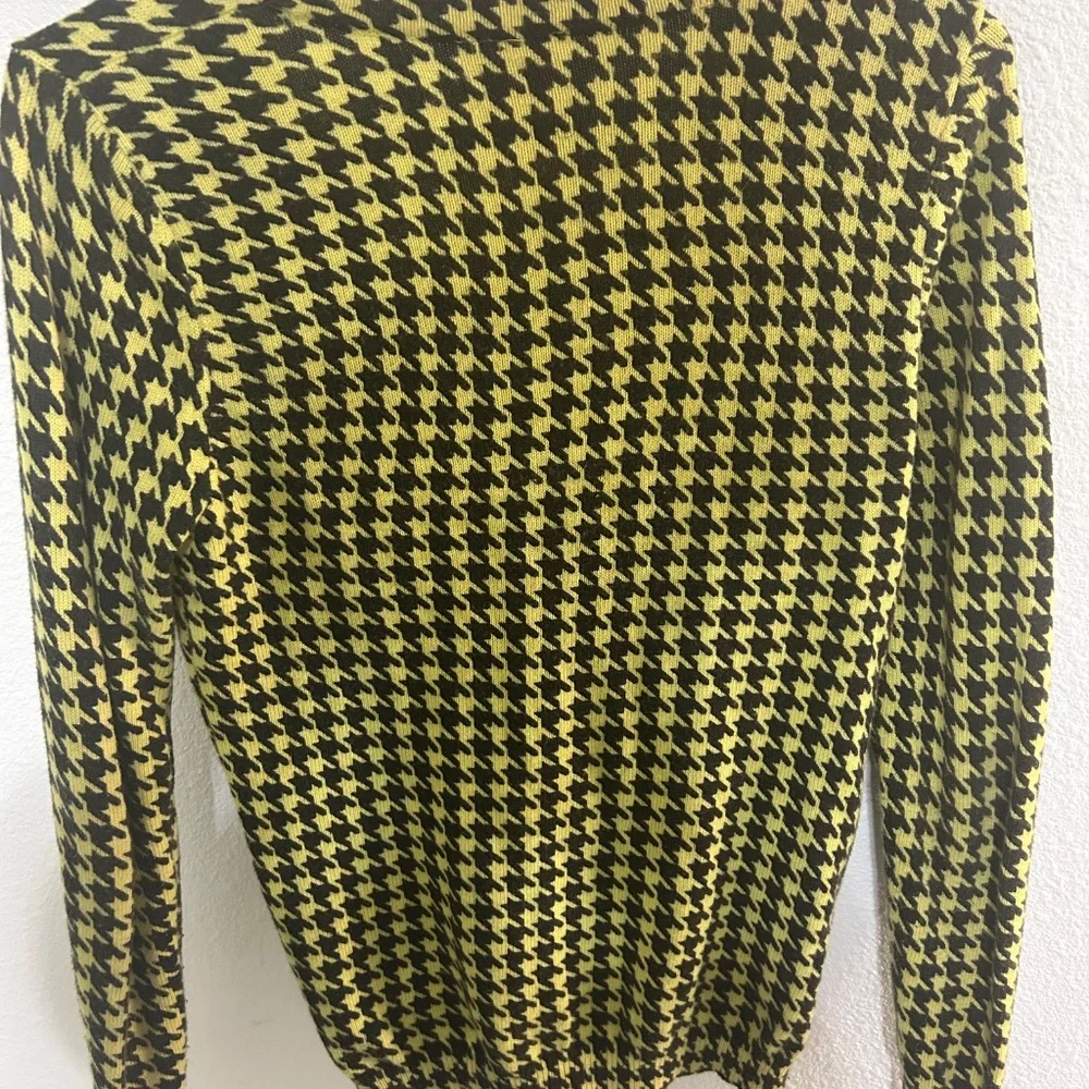 Sweater - Picture 3 of 3
